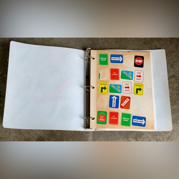 c. 1983 Vtg Hard Plastic 3 Ring Binder Sticker Collection Album - Picture 12 of 13